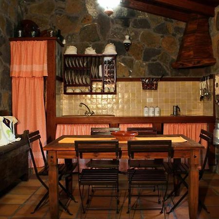 Casa Mary Lola Guest House Tinor Luaran gambar