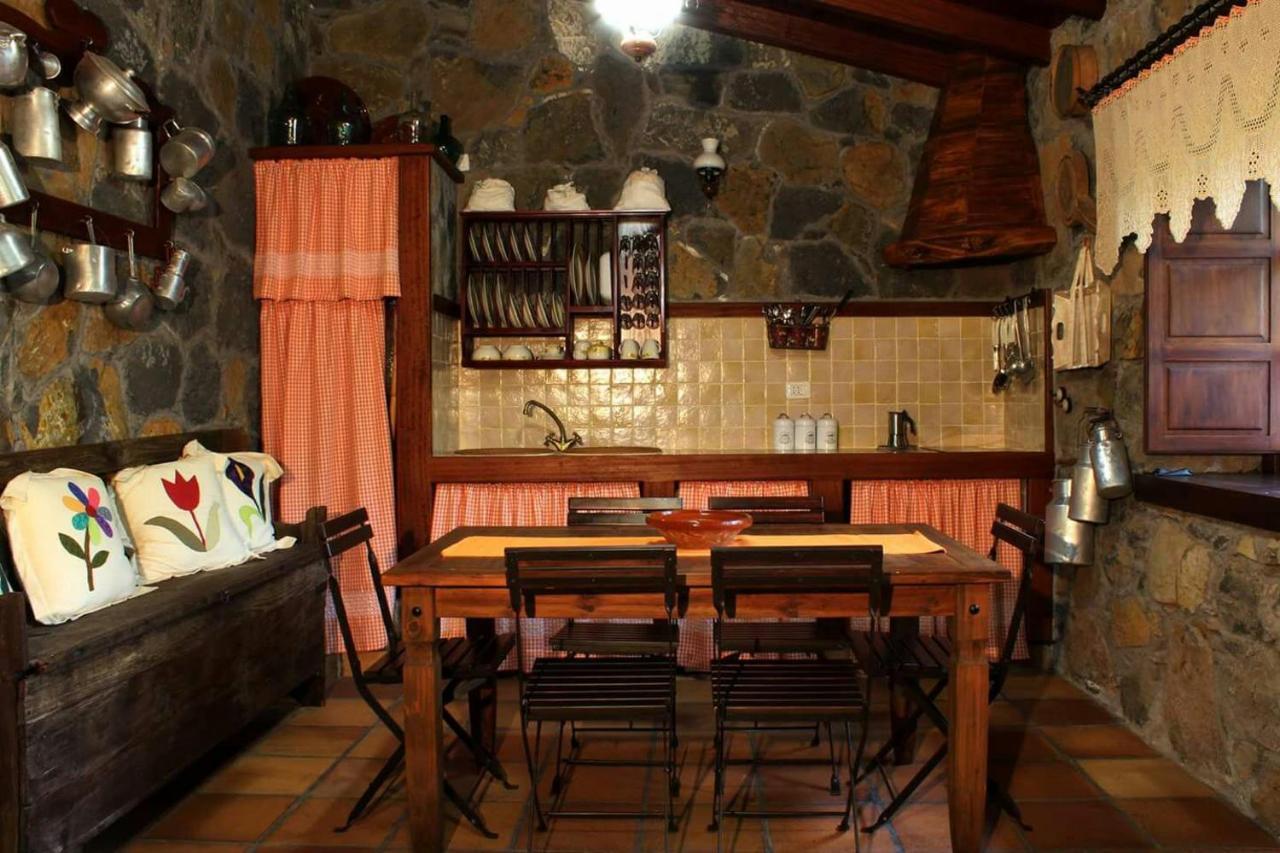 Casa Mary Lola Guest House Tinor Luaran gambar